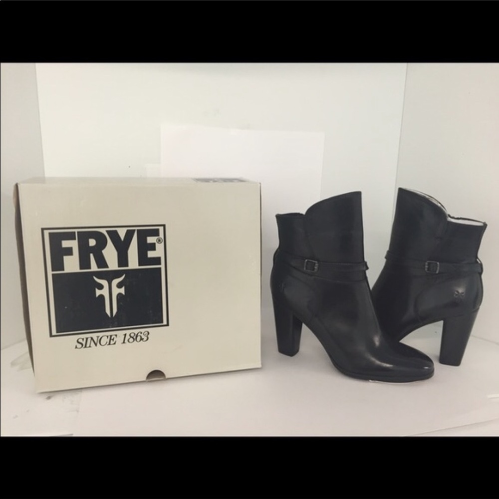 Women’s Frye Black heeled booties size 7.5